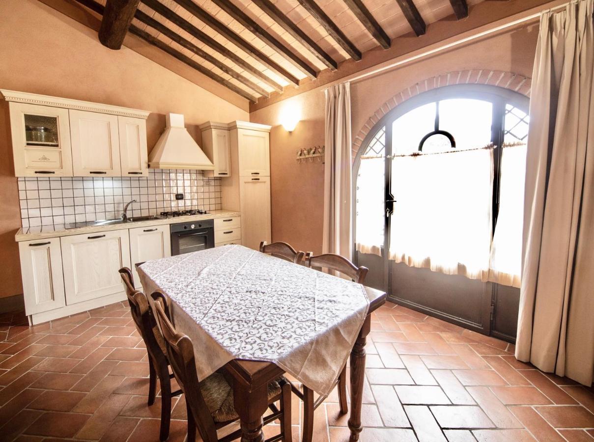 Apartments In Residence With Swimming Pool In Monteverdi Marittimo Esterno foto